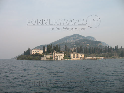 Restaurant on shore, Garda